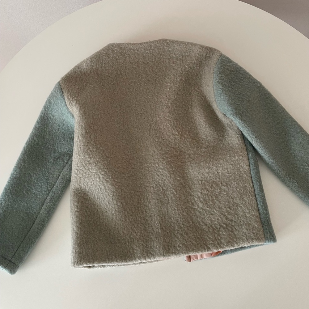 Chic Two-Tone Jacket - image 8